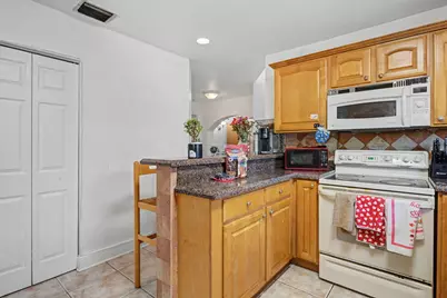 1400 Cardinal Lane, Lantana, FL 33462 - Photo 13