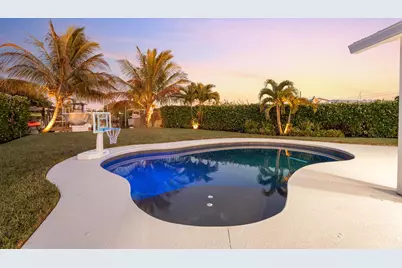 247 SW Riverway Boulevard, Palm City, FL 34990 - Photo 9