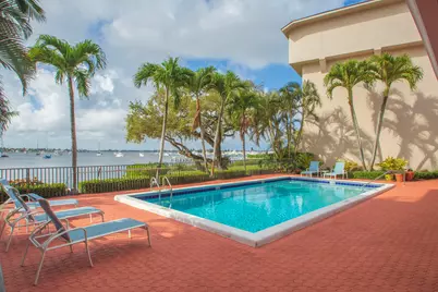 624 SW St. Lucie Crescent #206, Stuart, FL 34994 - Photo 9