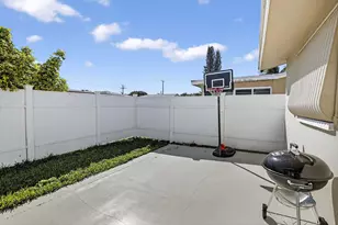 5710 NW 70th Terrace, Tamarac, FL 33321 - Photo 13