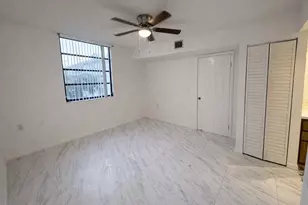 3826 Whitehall Dr, West Palm Beach, FL 33401 - Photo 9