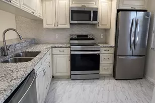 3826 Whitehall Dr, West Palm Beach, FL 33401 - Photo 3