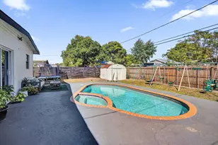 62 Barbados Dr, Lake Worth Beach, FL 33461 - Photo 7