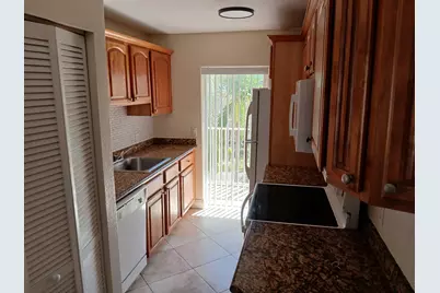 32 NE 22nd Avenue #207, Pompano Beach, FL 33062 - Photo 5