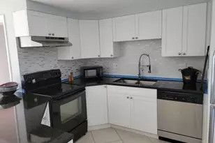 4401 Crystal Lake Dr, Deerfield Beach, FL 33064 - Photo 5