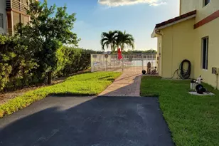 4401 Crystal Lake Dr, Deerfield Beach, FL 33064 - Photo 29