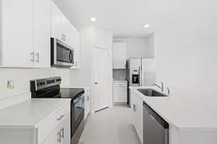 629 Salisbury Cir, Fort Pierce, FL 34982 - Photo 9