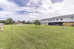 1402 Wharf Ln, Greenacres, FL 33463 - Photo 21