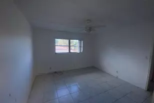 705 NE 2nd St, Hallandale Beach, FL 33009 - Photo 11