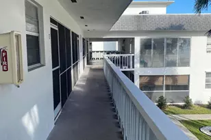 705 NE 2nd St, Hallandale Beach, FL 33009 - Photo 17