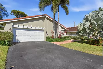 2842 Kelly Brooke Lane, Deerfield Beach, FL 33442 - Photo 3