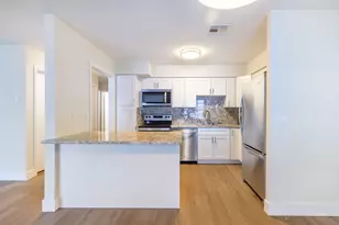 114 S Lakeside Dr, Lake Worth Beach, FL 33460 - Photo 3