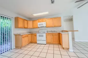 2028 Major Dr, West Palm Beach, FL 33415 - Photo 5