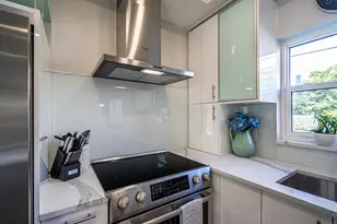 100 Venetian Dr, Delray Beach, FL 33483 - Photo 9