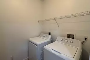 2555 Creekside Dr, Fort Pierce, FL 34981 - Photo 9