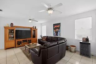 16613 NW 77th Path, Miami Lakes, FL 33016 - Photo 13
