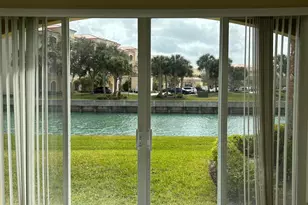 5 Harbour Isle Dr E, Fort Pierce, FL 34949 - Photo 1