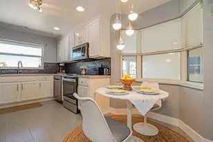 675 W Lake Jasmine Cir, Vero Beach, FL 32962 - Photo 5