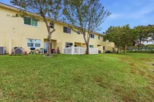 1218 Imperial Lake Rd, West Palm Beach, FL 33413 - Photo 9