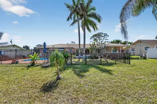 2449 Gertrude Dr, Lake Worth, FL 33462 - Photo 15