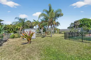 2449 Gertrude Dr, Lake Worth, FL 33462 - Photo 45