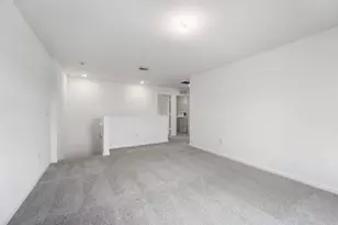 10485 NW Suncrest Loop, Port Saint Lucie, FL 34987 - Photo 9