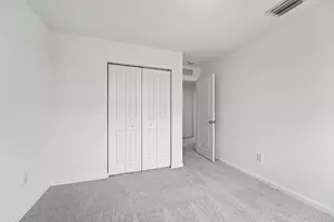 10485 NW Suncrest Loop, Port Saint Lucie, FL 34987 - Photo 15