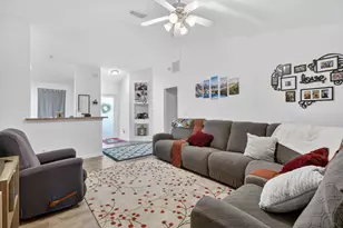 1011 SE Euclid Ln, Port Saint Lucie, FL 34983 - Photo 13