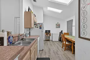 1011 SE Euclid Ln, Port Saint Lucie, FL 34983 - Photo 7