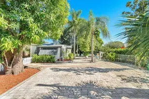 11 SW 4th St, Delray Beach, FL 33444 - Photo 23