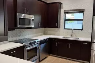 835 NE 191st St, Miami, FL 33179 - Photo 3