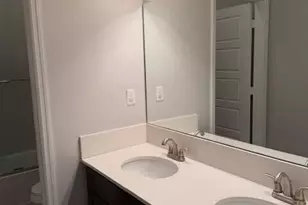 835 NE 191st St, Miami, FL 33179 - Photo 23