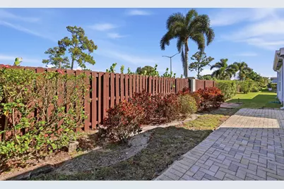 4330 Lucerne Villas Lane, Lake Worth, FL 33467 - Photo 15