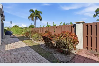 4330 Lucerne Villas Lane, Lake Worth, FL 33467 - Photo 17