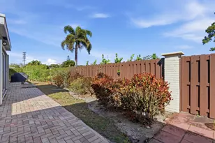 4330 Lucerne Villas Ln, Lake Worth, FL 33467 - Photo 17