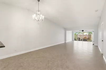 4330 Lucerne Villas Lane, Lake Worth, FL 33467 - Photo 7