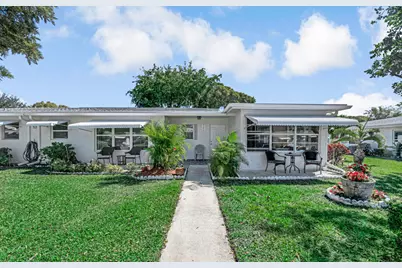 7206 W Oakridge Circle #D, Lake Worth, FL 33462 - Photo 1