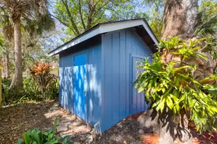 945 SW 33rd Ave, Vero Beach, FL 32968 - Photo 45