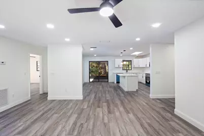 945 SW 33rd Avenue, Vero Beach, FL 32968 - Photo 9