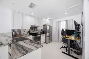 155 Deerfield Dr N, Jupiter, FL 33458 - Photo 9