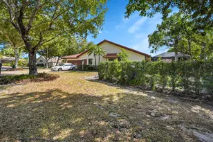 5172 NW 84th Rd, Coral Springs, FL 33067 - Photo 3