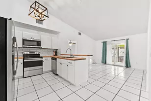 7902 Burlwood Ln, Lake Worth, FL 33467 - Photo 7