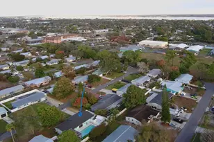 1301 SE Sandpiper Ln, Stuart, FL 34996 - Photo 3