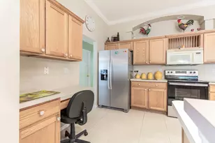 2417 SE Dogwood Ave, Port Saint Lucie, FL 34952 - Photo 17