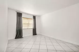 299 SW 7th St, Boca Raton, FL 33432 - Photo 13
