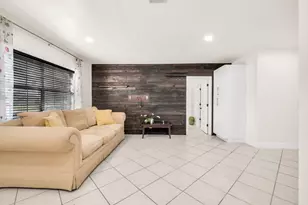 299 SW 7th St, Boca Raton, FL 33432 - Photo 7