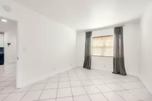 299 SW 7th St, Boca Raton, FL 33432 - Photo 17