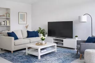 2003 Lincoln A, Boca Raton, FL 33434 - Photo 3