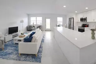 2003 Lincoln A, Boca Raton, FL 33434 - Photo 5