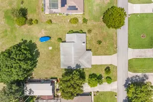 910 Liberty Ln, Auburndale, FL 33823 - Photo 13